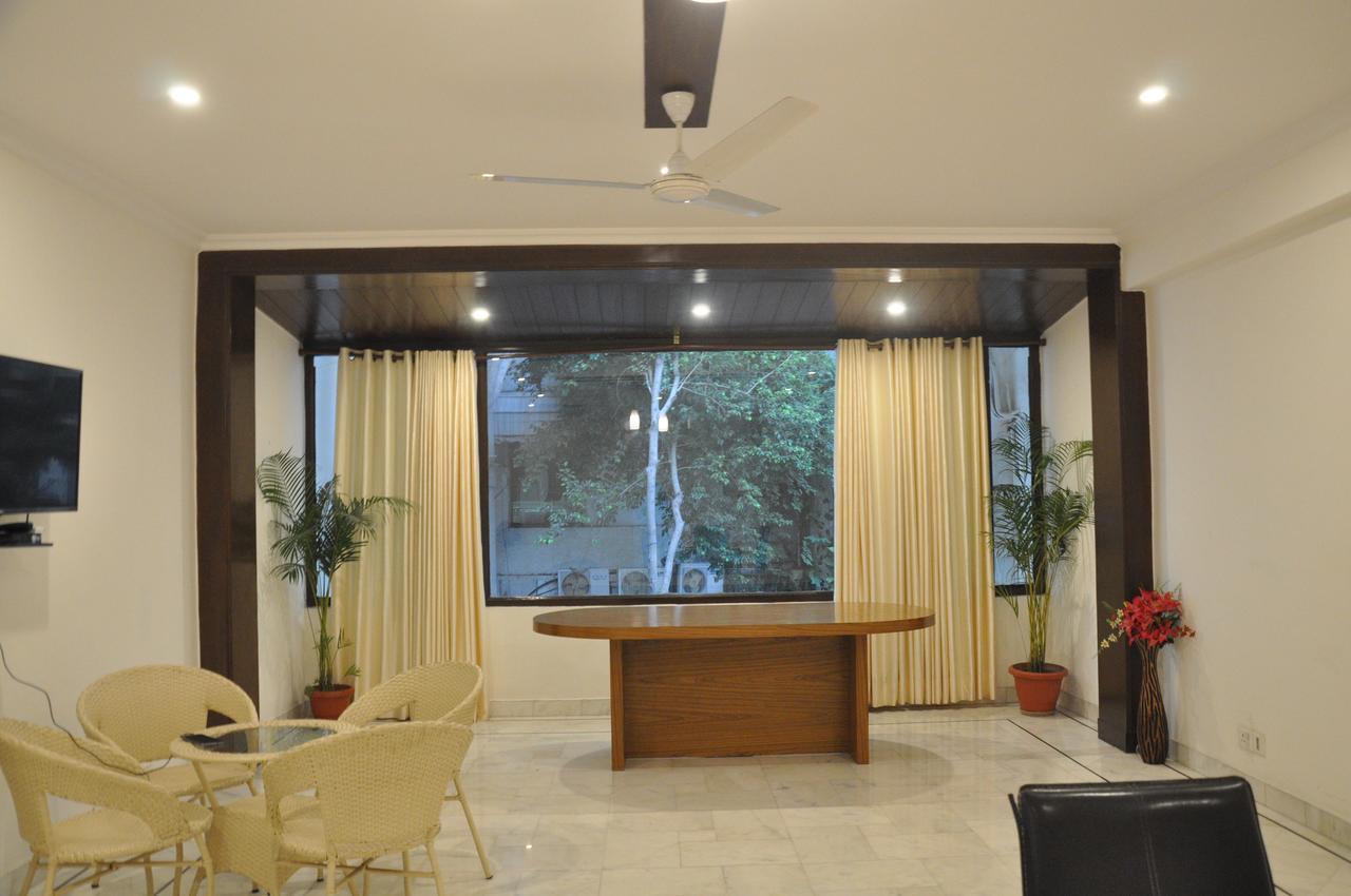 Fabhotel Namaste Bnb & Service Apartments Vasant Vihar Нью-Дели Экстерьер фото